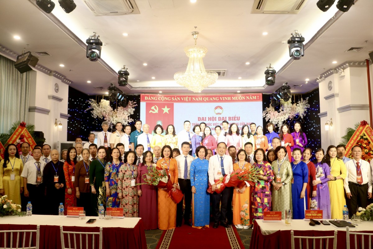 Đoàn kết, đổi mới, xây dựng phường Cửa Nam giàu đẹp, văn minh, hạnh phúc Đoàn kết, đổi mới, xây dựng phường Cửa Nam giàu đẹp, văn minh, hạnh phúc