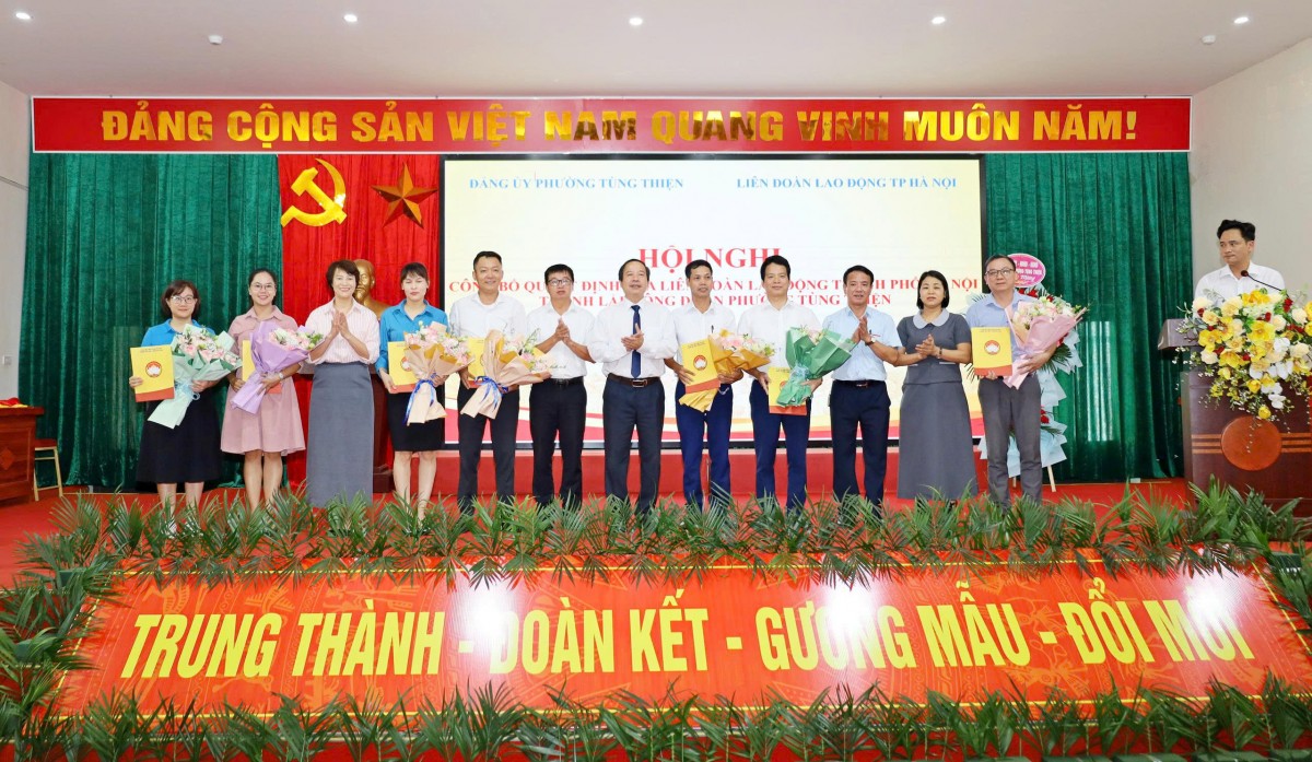 Tùng Thiện công bố Quyết định thành lập Công đoàn phường