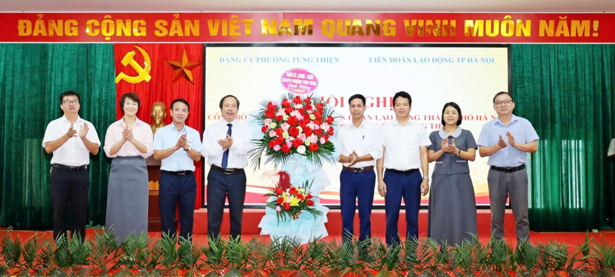 Tùng Thiện công bố Quyết định thành lập Công đoàn phường