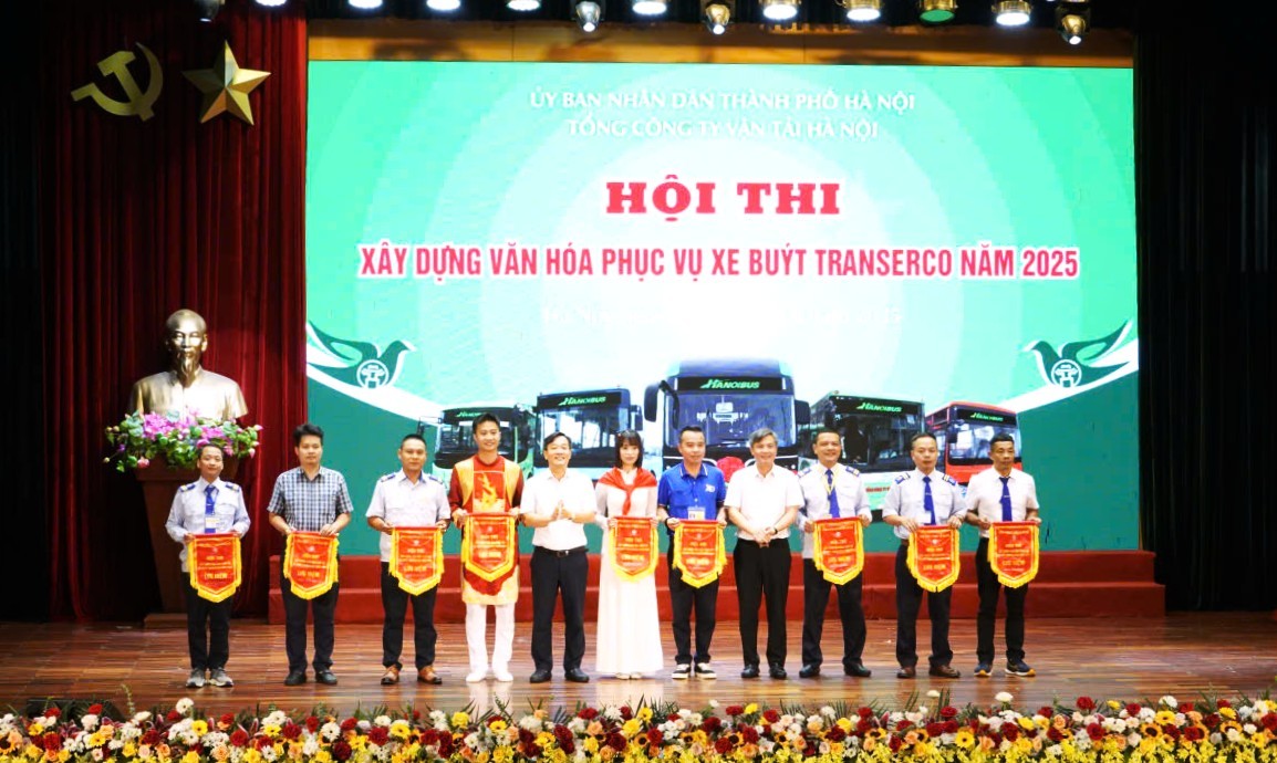 Lan tỏa văn hóa phục vụ, nâng tầm hình ảnh xe buýt Thủ đô
