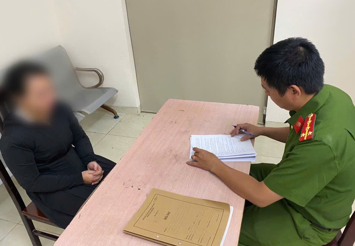 Nợ tiền, cô gái hoang báo bị cướp xe máy, điện thoại Nợ tiền, cô gái hoang báo bị cướp xe máy