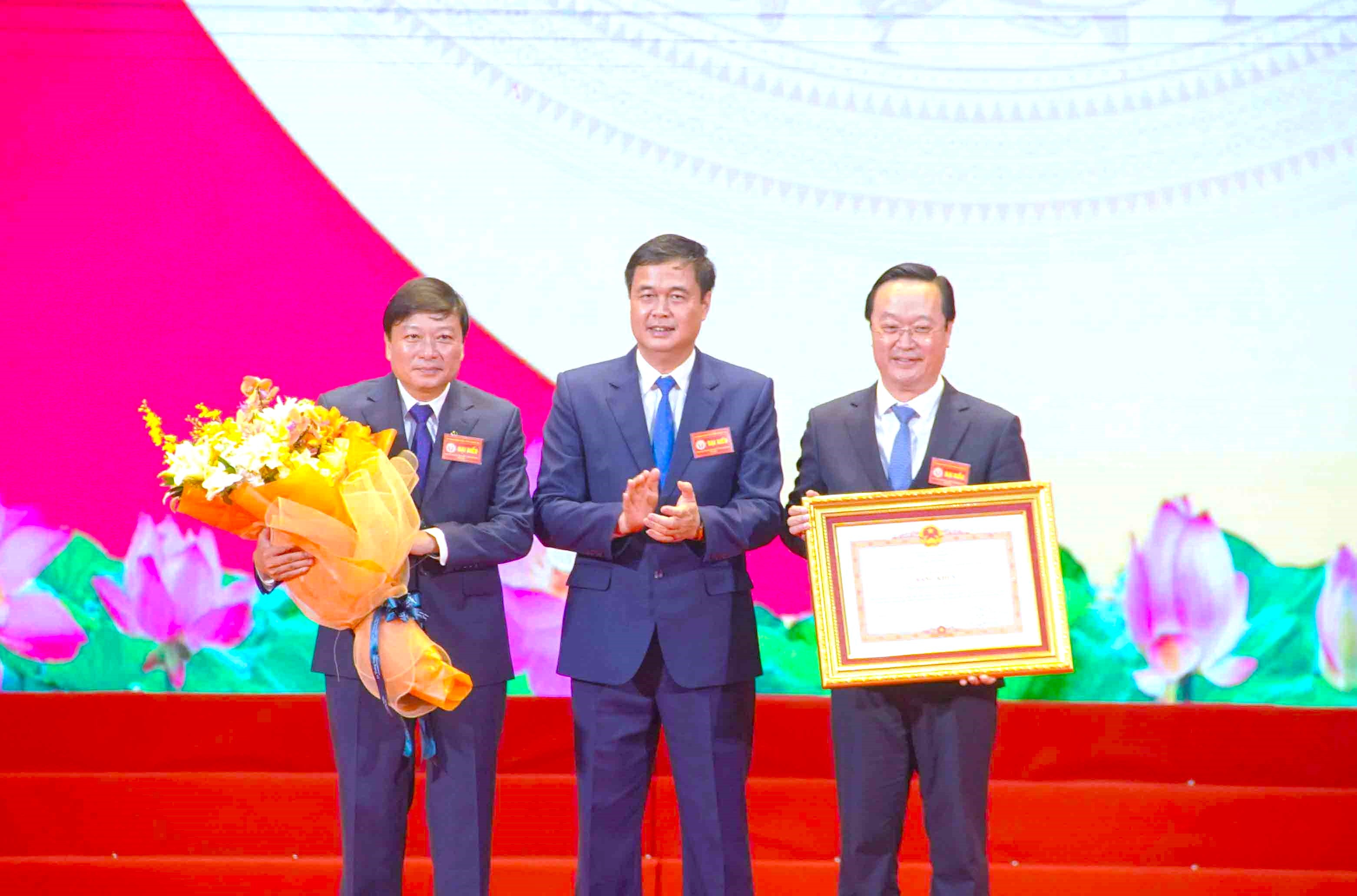 Nghệ An tổ chức Đại hội thi đua yêu nước và đón nhận Bằng khen của Thủ tướng Chính phủ