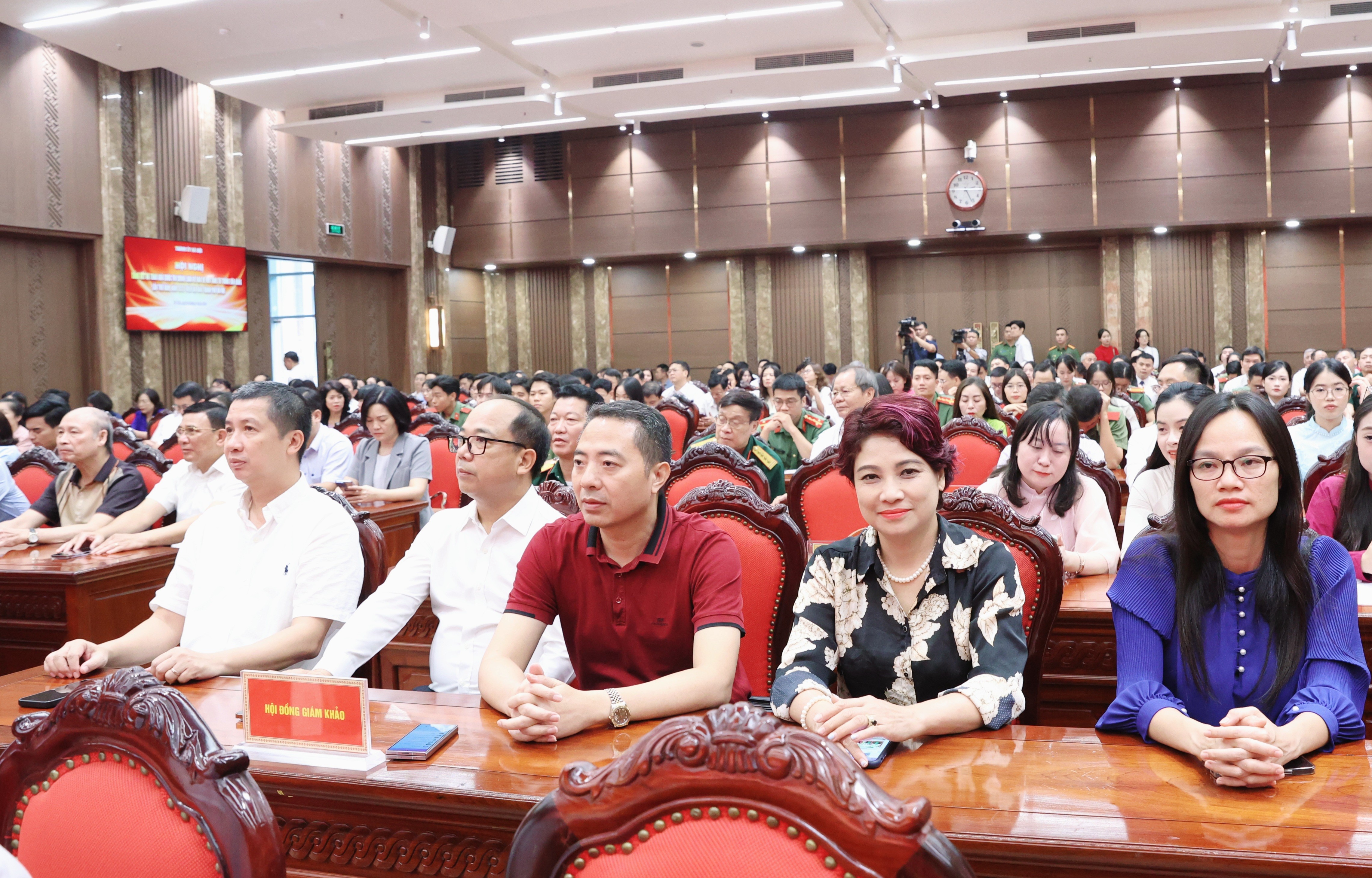 Khen thưởng 99 tác phẩm đạt giải Cuộc thi chính luận bảo vệ nền tảng tư tưởng của Đảng lần thứ Năm