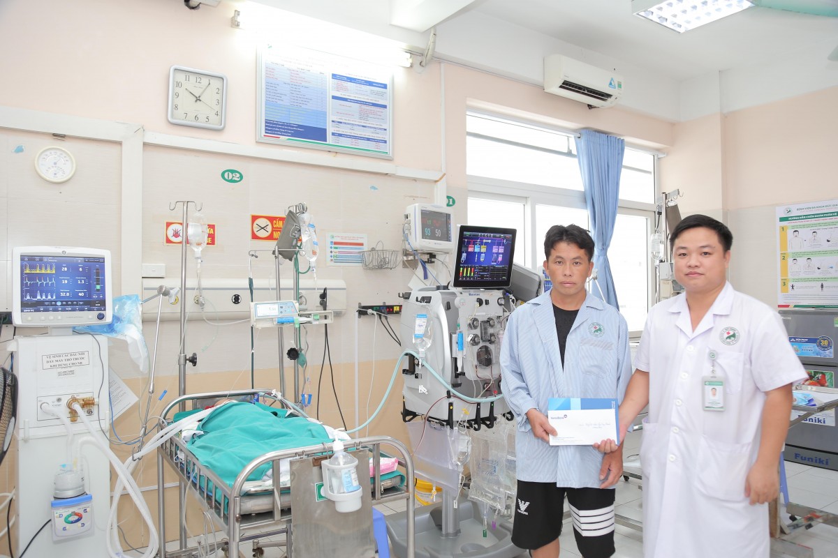 Bệnh nhi 5 tháng tuổi hồi sinh sau 13 ngày lọc máu liên tục