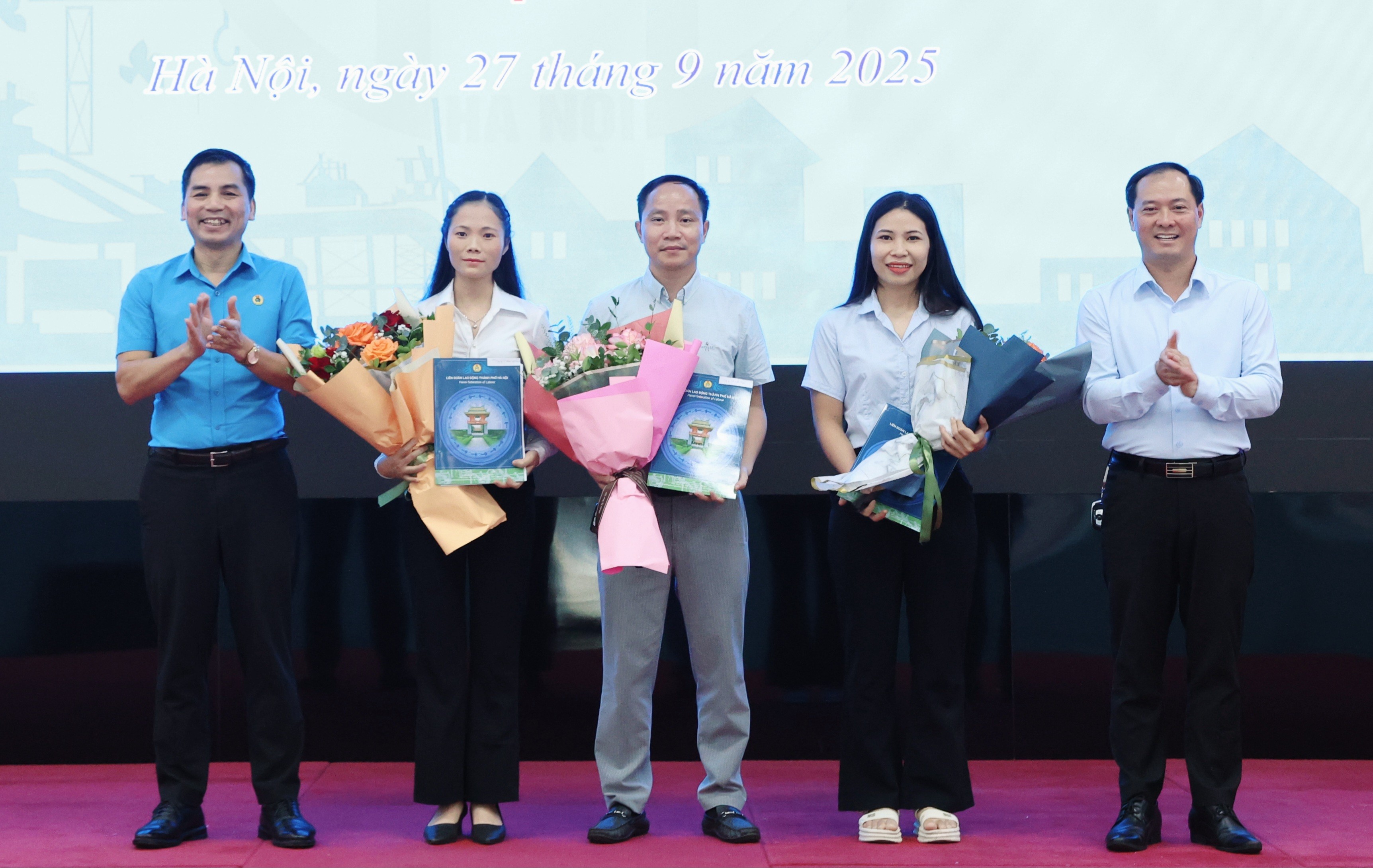 Liên đoàn Lao động thành phố Hà Nội thành lập mới 3 Công đoàn cơ sở, kết nạp hơn 10.000 đoàn viên Liên đoàn Lao động thành phố Hà Nội thành lập mới 3 Công đoàn cơ sở, kết nạp hơn 10.000 đoàn viên