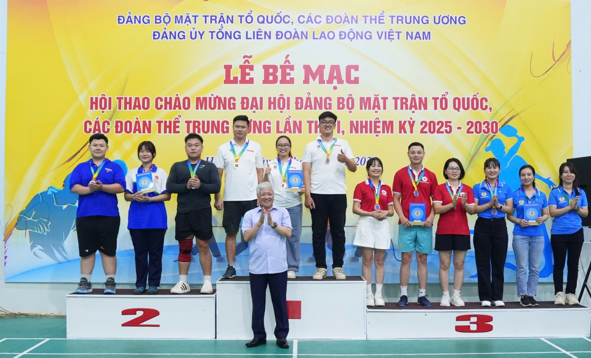 Bế mạc Hội thao chào mừng Đại hội Đảng bộ MTTQ, các đoàn thể Trung ương