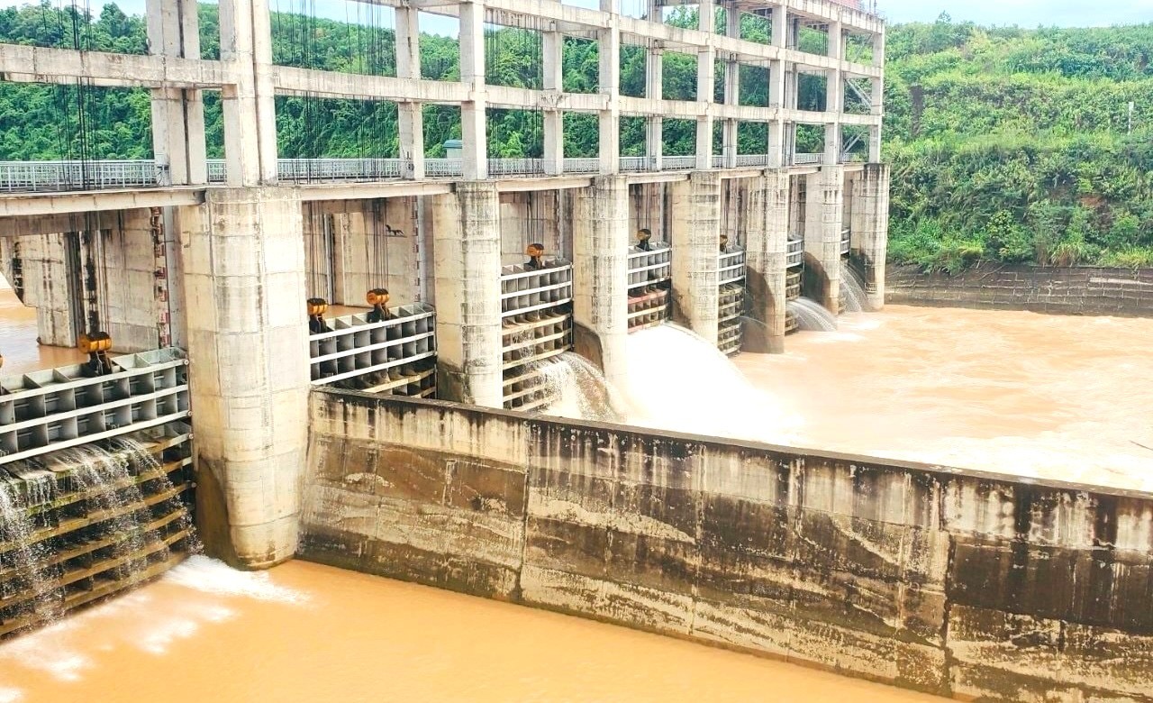 Nghệ An khẩn trương ứng phó với bão số 10