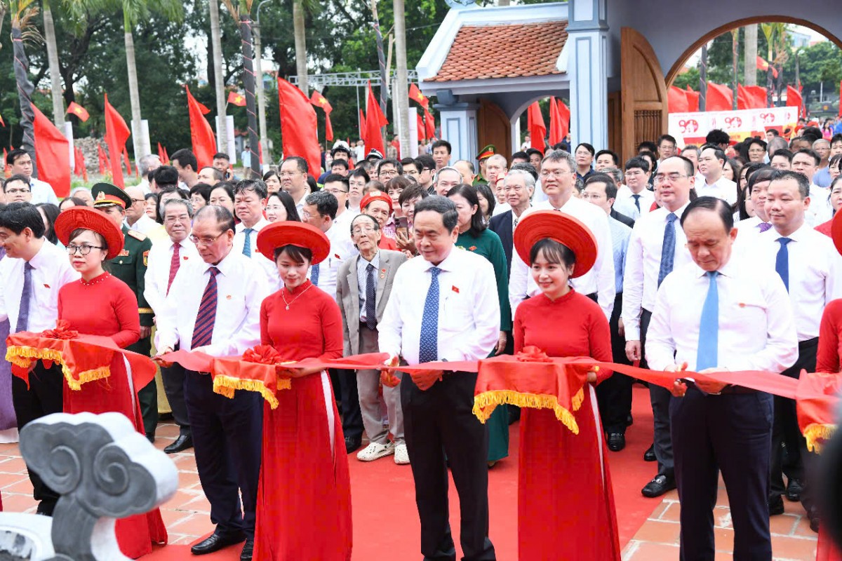 Chủ tịch Quốc hội: Khu lưu niệm Bùi Bằng Đoàn là địa chỉ đỏ tiếp nối tinh thần thượng tôn Hiến pháp