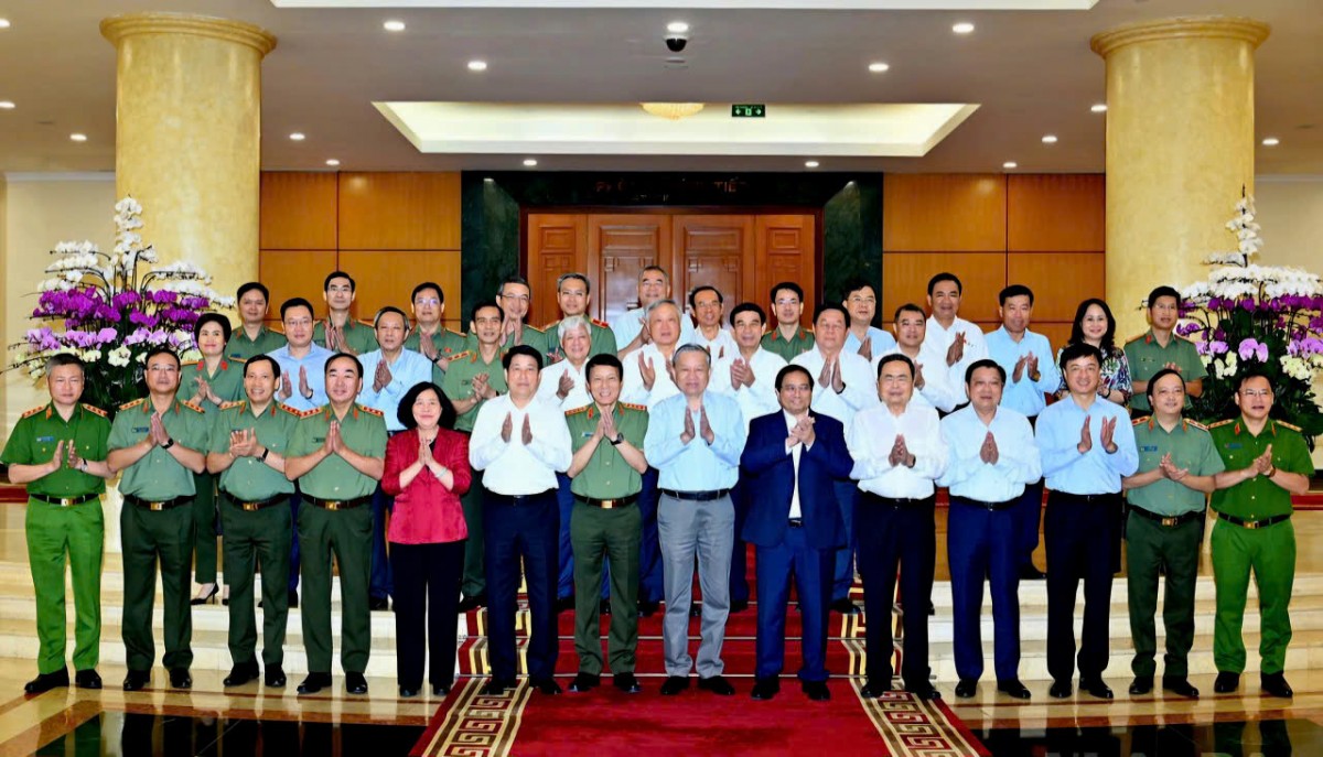 Công an nhân dân vì Đảng, vì dân Công an nhân dân vì Đảng, vì dân