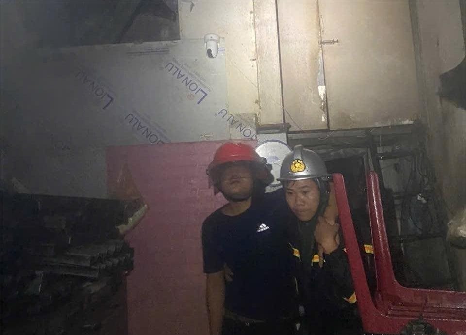 Nghệ An kịp thời cứu 8 người mắc kẹt do bão số 10