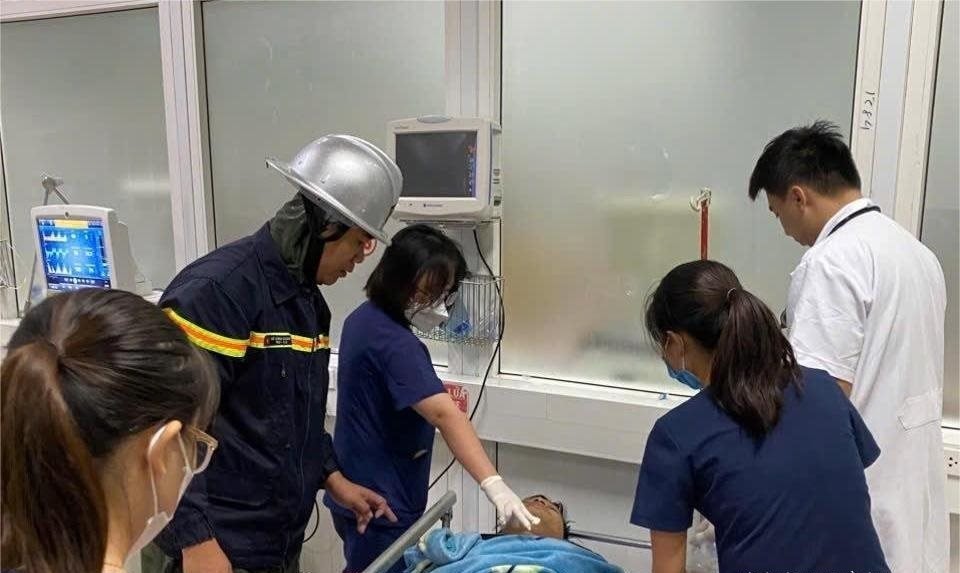 Nghệ An kịp thời cứu 8 người mắc kẹt do bão số 10