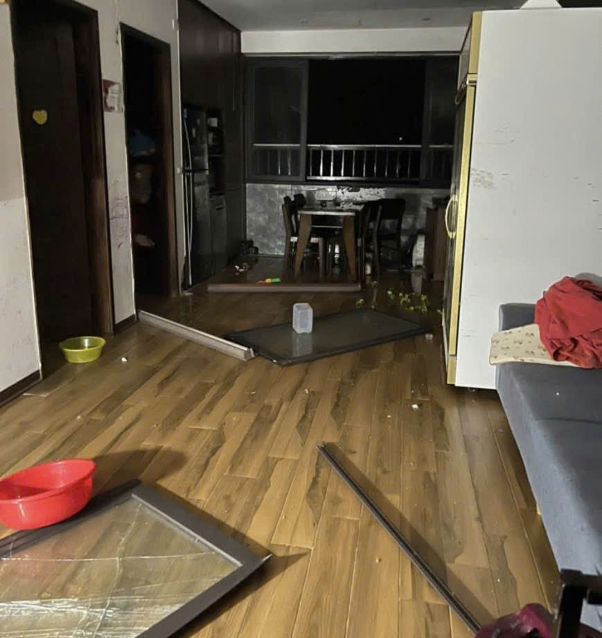 Nghệ An - Hà Tĩnh: Thức trắng đêm trực chống bão Nghệ An - Hà Tĩnh: Thức trắng đêm trực chống bão