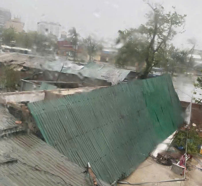 Nghệ An - Hà Tĩnh: Thức trắng đêm trực bão Nghệ An - Hà Tĩnh: Thức trắng đêm trực bão