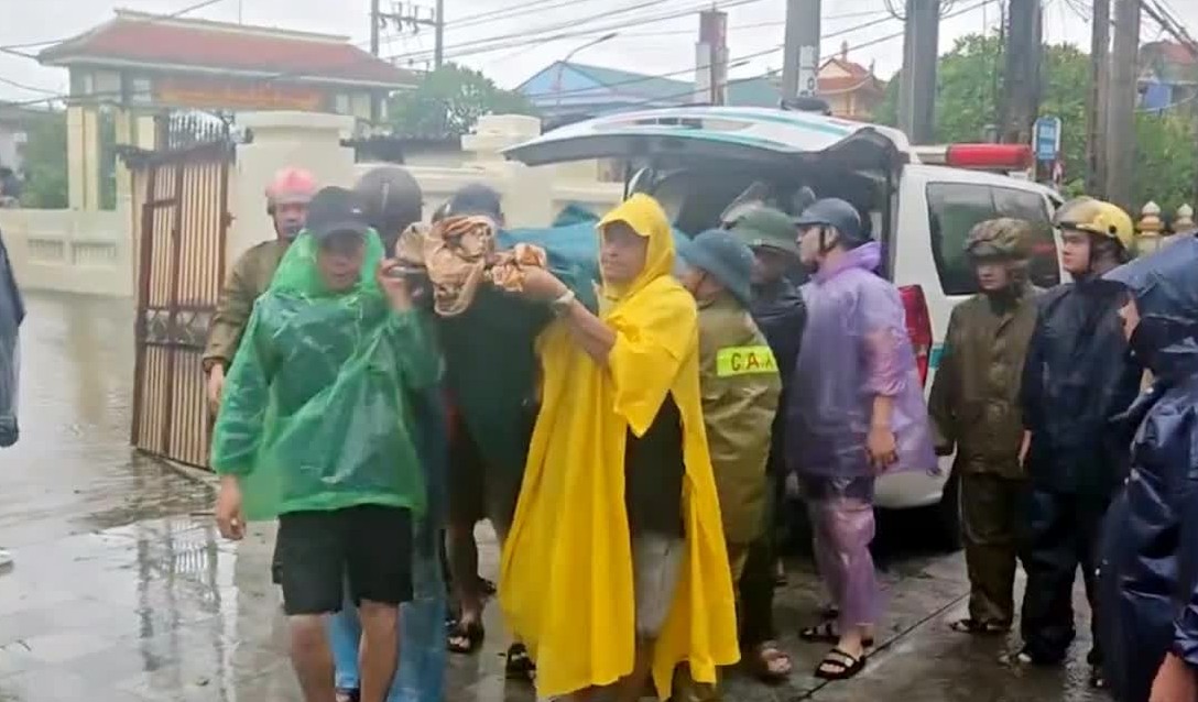 Thanh Hóa: Bí thư Chi bộ thôn tử vong khi đi giúp dân chống bão số 10
