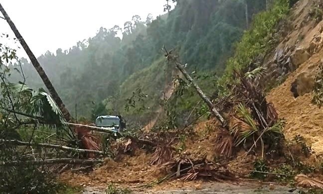 Nghệ An nhiều tuyến Quốc lộ, tỉnh lộ bị chia cắt, sạt lở