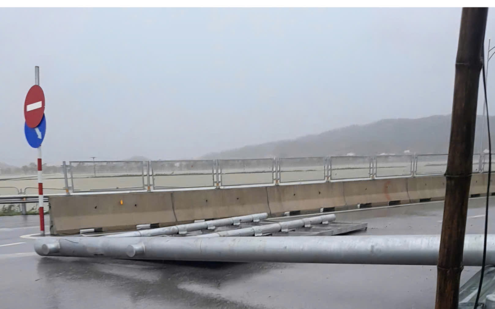 Nghệ An nhiều tuyến Quốc lộ, tỉnh lộ bị chia cắt, sạt lở