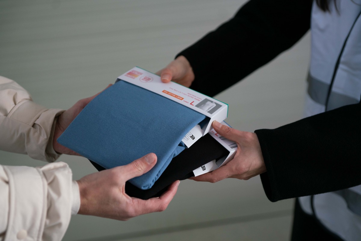 UNIQLO tiếp tục trao tặng hơn một triệu sản phẩm cho cộng đồng toàn cầu UNIQLO tiếp tục trao tặng hơn một triệu sản phẩm cho cộng đồng toàn cầu