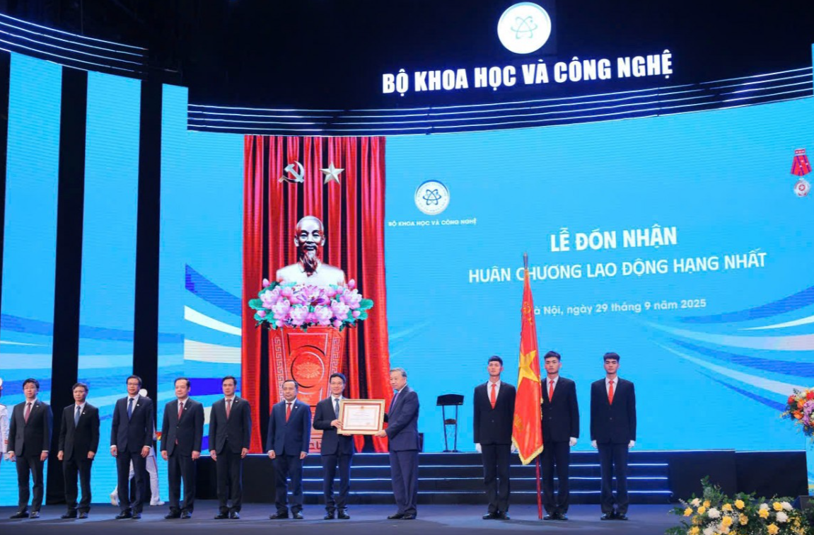 Ngành Bưu chính viễn thông và Khoa học công nghệ: Tự hào truyền thống, vững bước vào kỷ nguyên mới