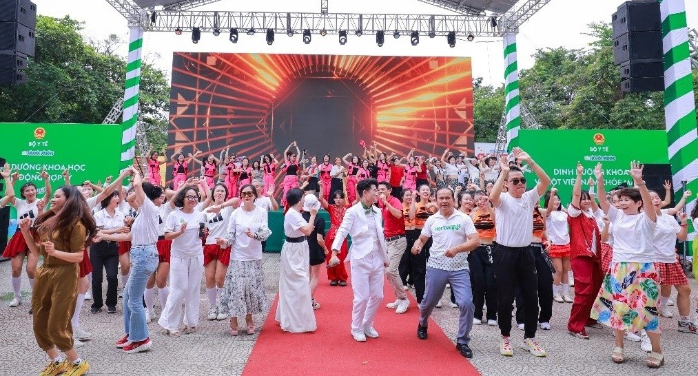 Sôi động “Ngày dinh dưỡng cộng đồng Việt Nam” lần 5 tại Hà Nội