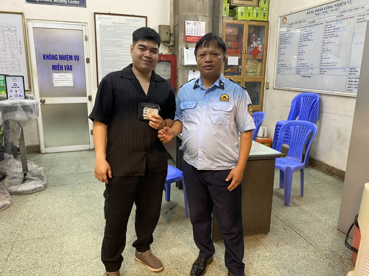 Thầm lặng giữ bình yên chợ Đồng Xuân