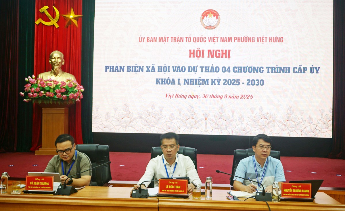 Ủy ban MTTQ Việt Nam phường Việt Hưng phản biện vào dự thảo 4 chương trình cấp ủy Khóa I