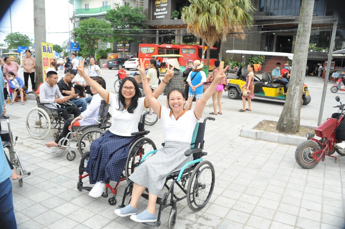 Người phụ nữ mang “trái tim hồng”