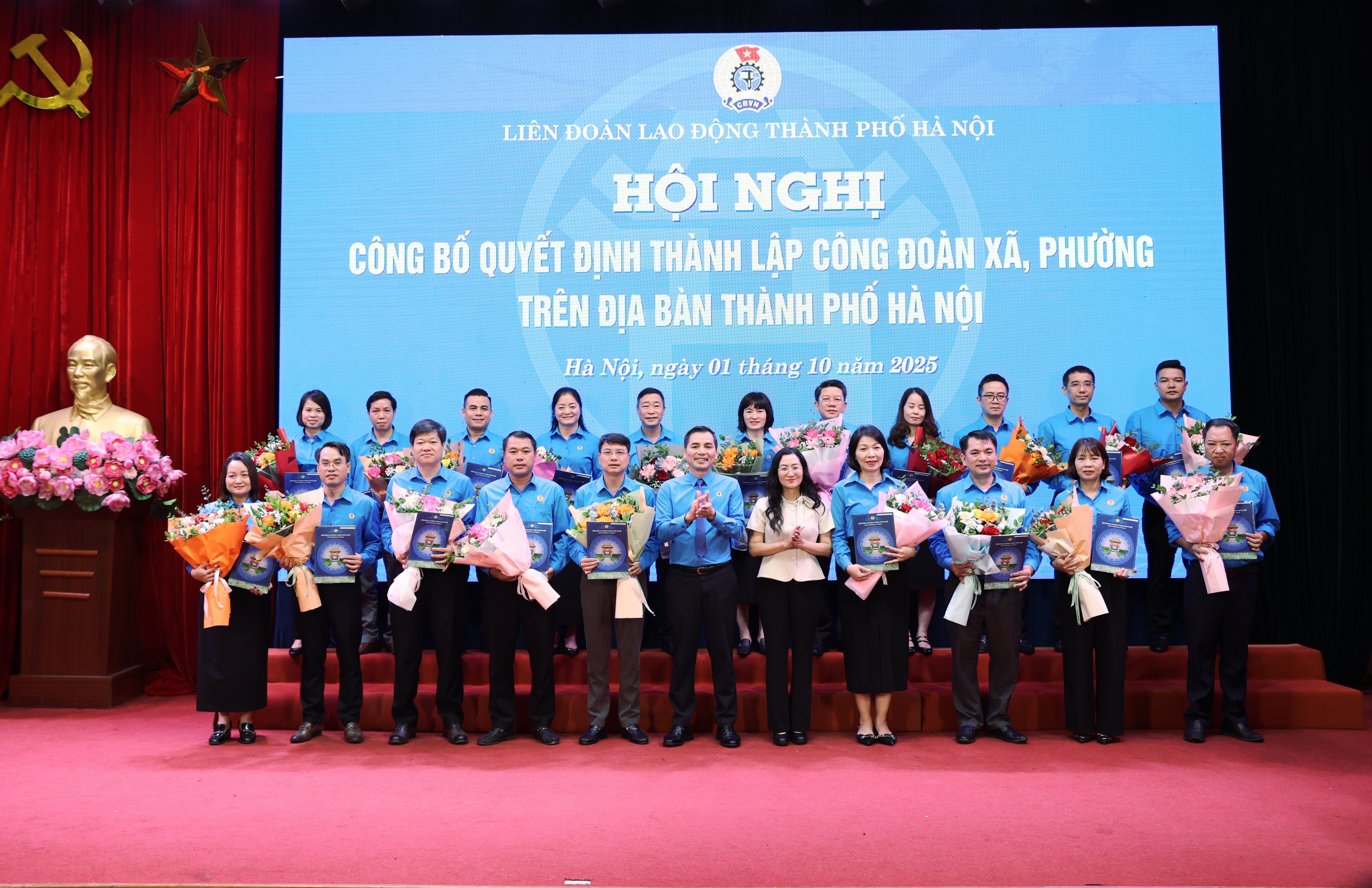 LĐLĐ thành phố Hà Nội công bố Quyết định thành lập 84 Công đoàn xã, phường