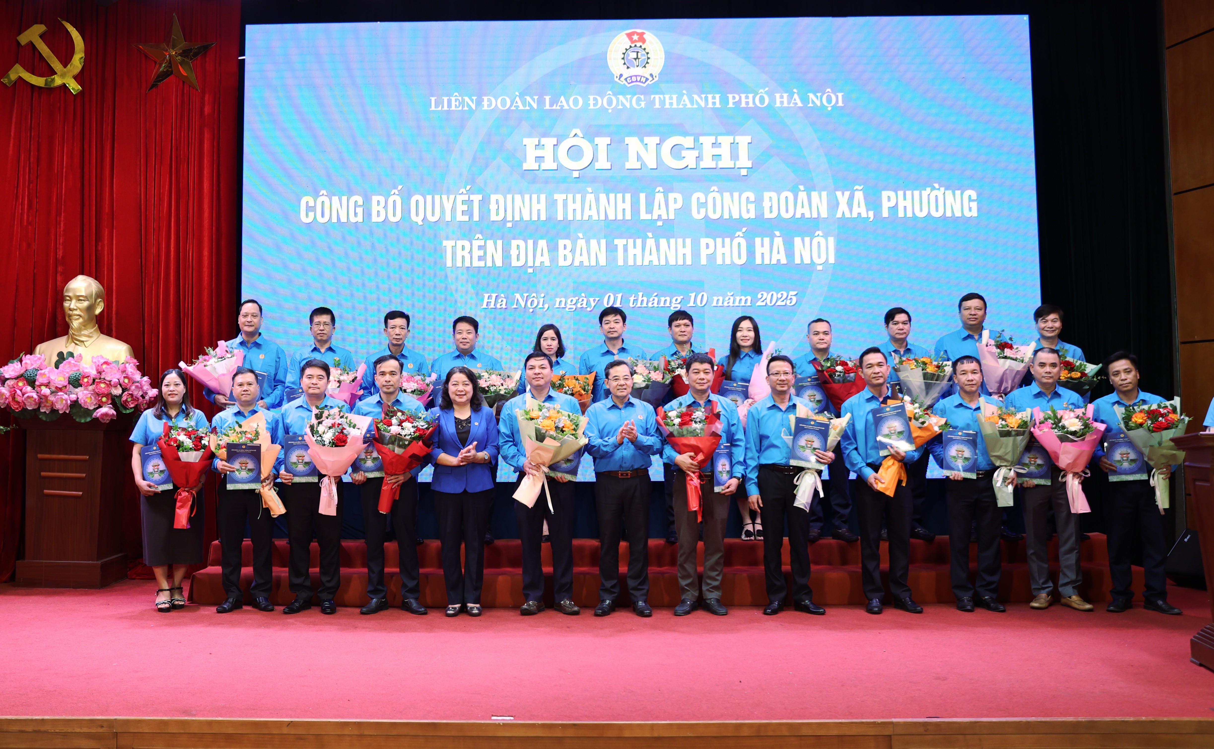 LĐLĐ thành phố Hà Nội công bố Quyết định thành lập 84 Công đoàn xã, phường