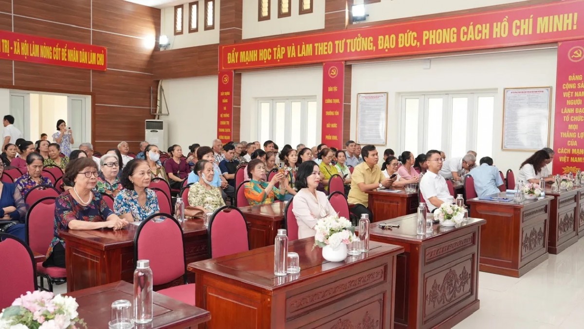 Phường Phú Thượng hưởng ứng Ngày Quốc tế Người cao tuổi