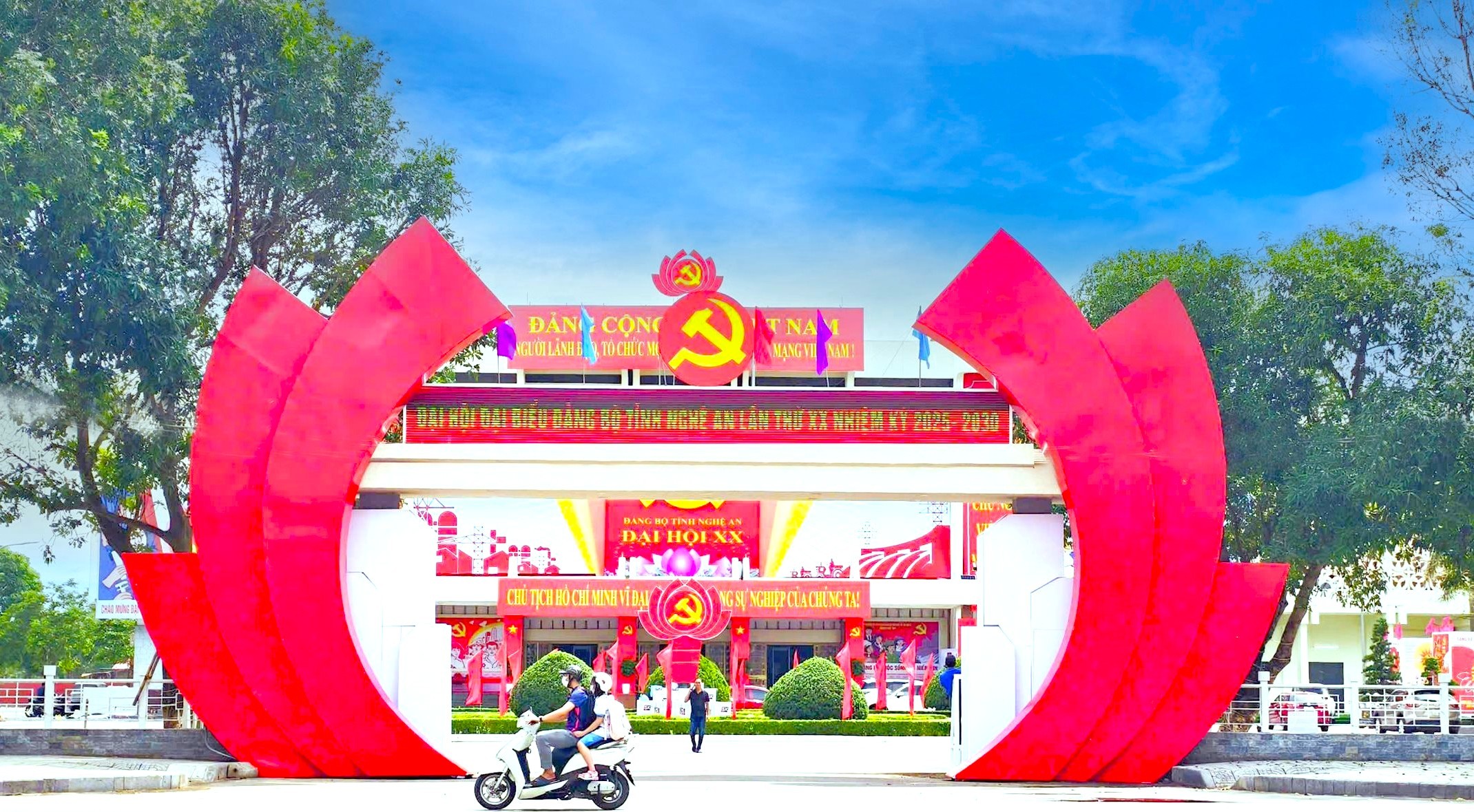 500 đại biểu tham dự Đại hội Đảng bộ tỉnh Nghệ An lần thứ XX 500 đại biểu tham dự Đại hội Đảng bộ tỉnh Nghệ An lần thứ XX