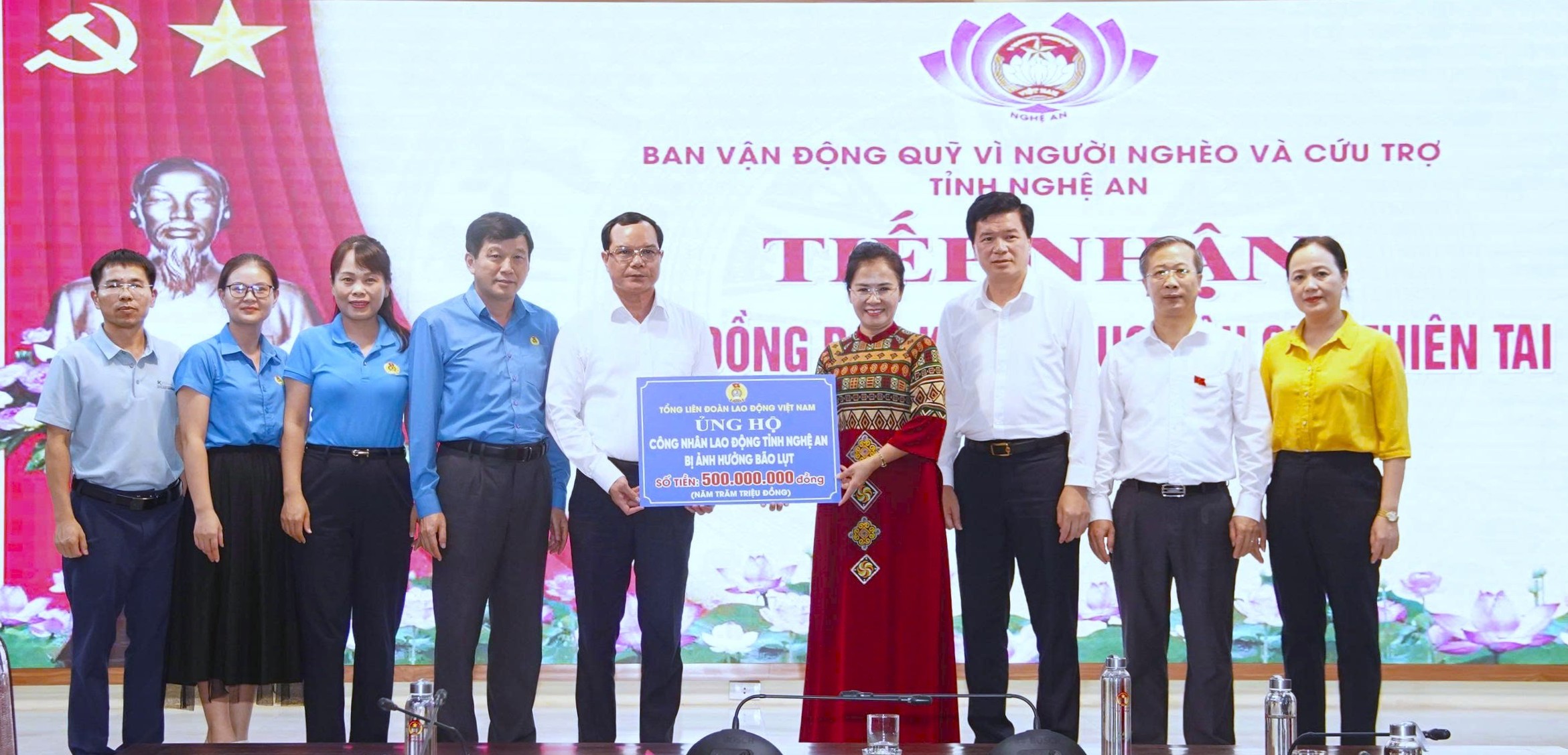 Tổng LĐLĐ Việt Nam hỗ trợ tỉnh Nghệ An 500 triệu đồng khắc phục hậu quả bão số 10