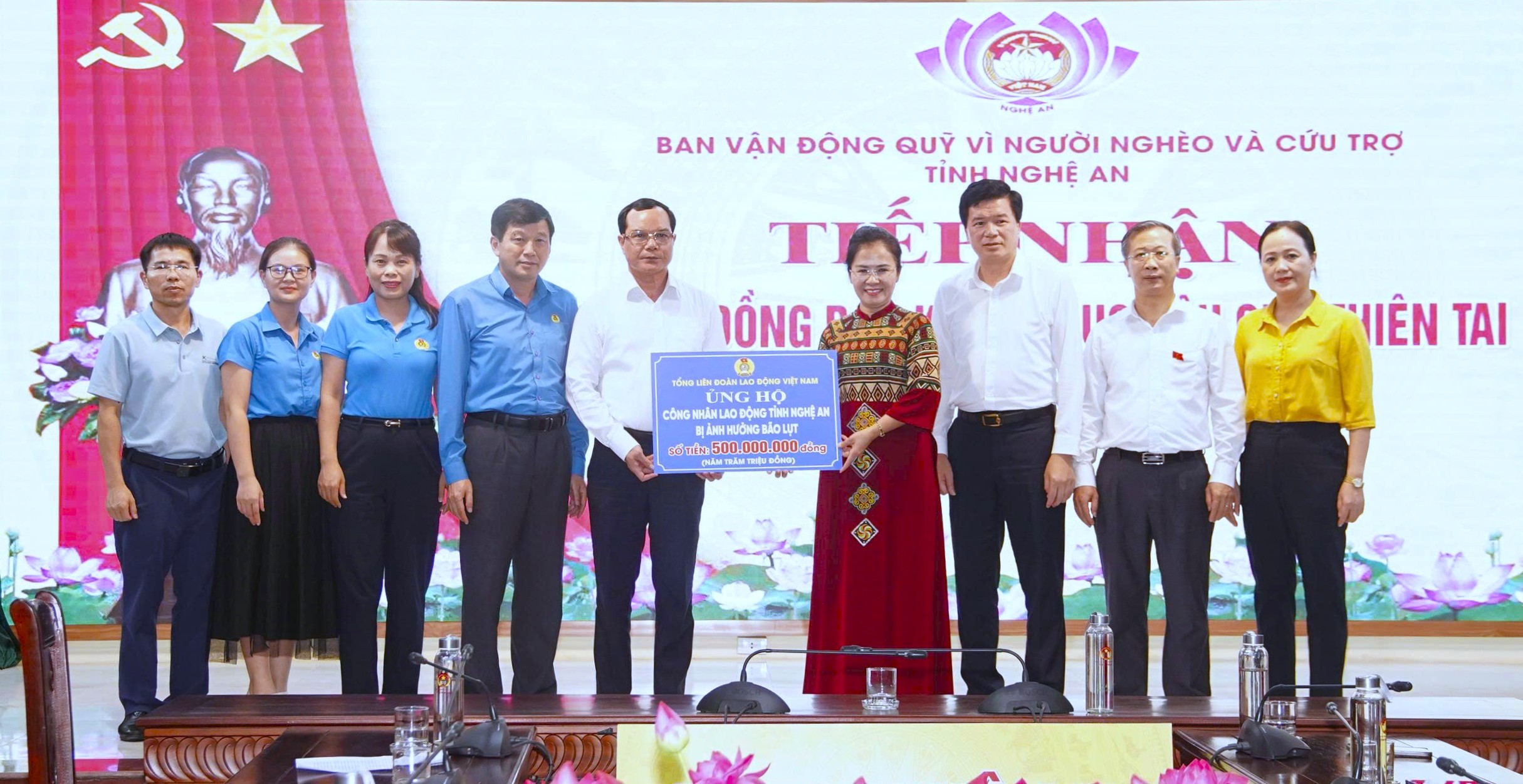 Tổng LĐLĐ Việt Nam hỗ trợ tỉnh Nghệ An 500 triệu đồng khắc phục hậu quả bão số 10