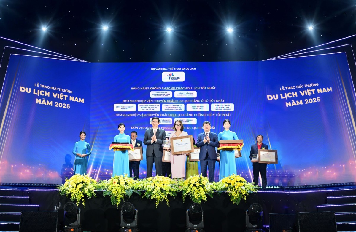 Xanh SM là “Doanh nghiệp kinh doanh vận chuyển khách du lịch bằng ô tô tốt nhất”