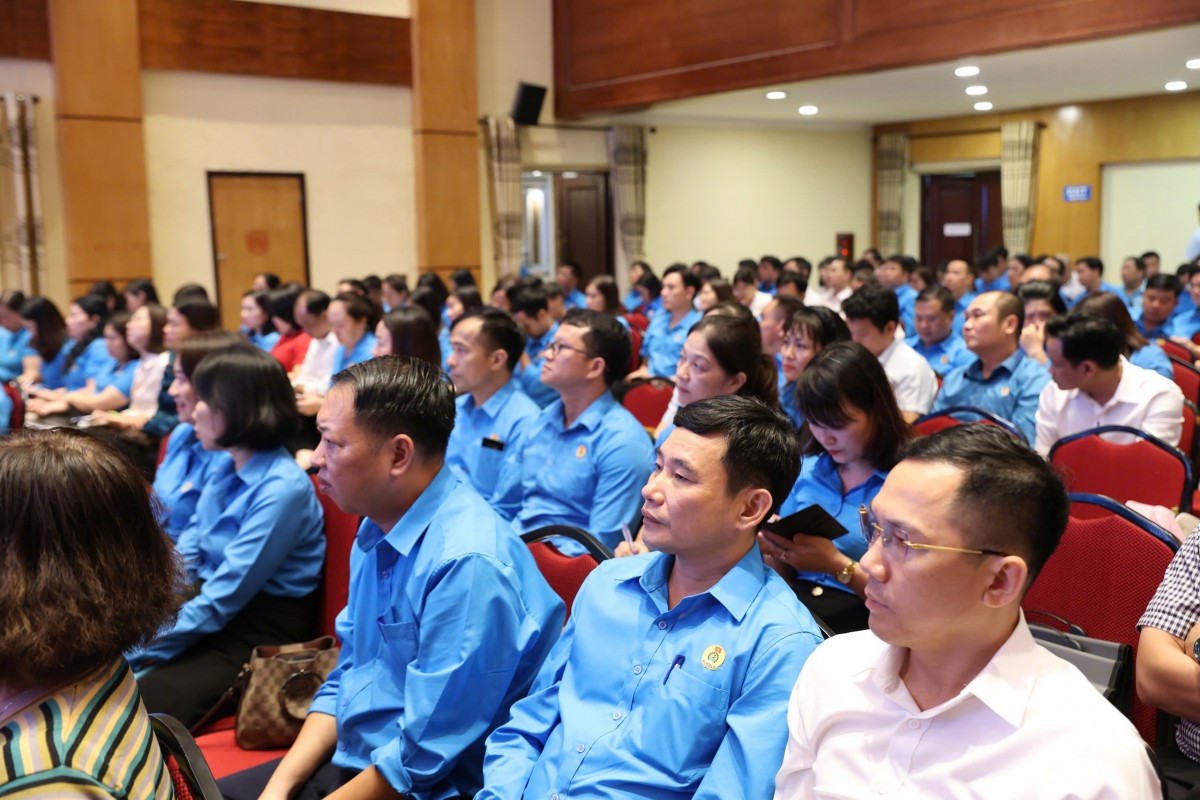 Quyết tâm đưa Công đoàn xã, phường, Công đoàn các KCNC&KCN đi vào hoạt động thực chất, hiệu quả Quyết tâm đưa Công đoàn xã, phường, Công đoàn các KCNC&KCN đi vào hoạt động thực chất, hiệu quả