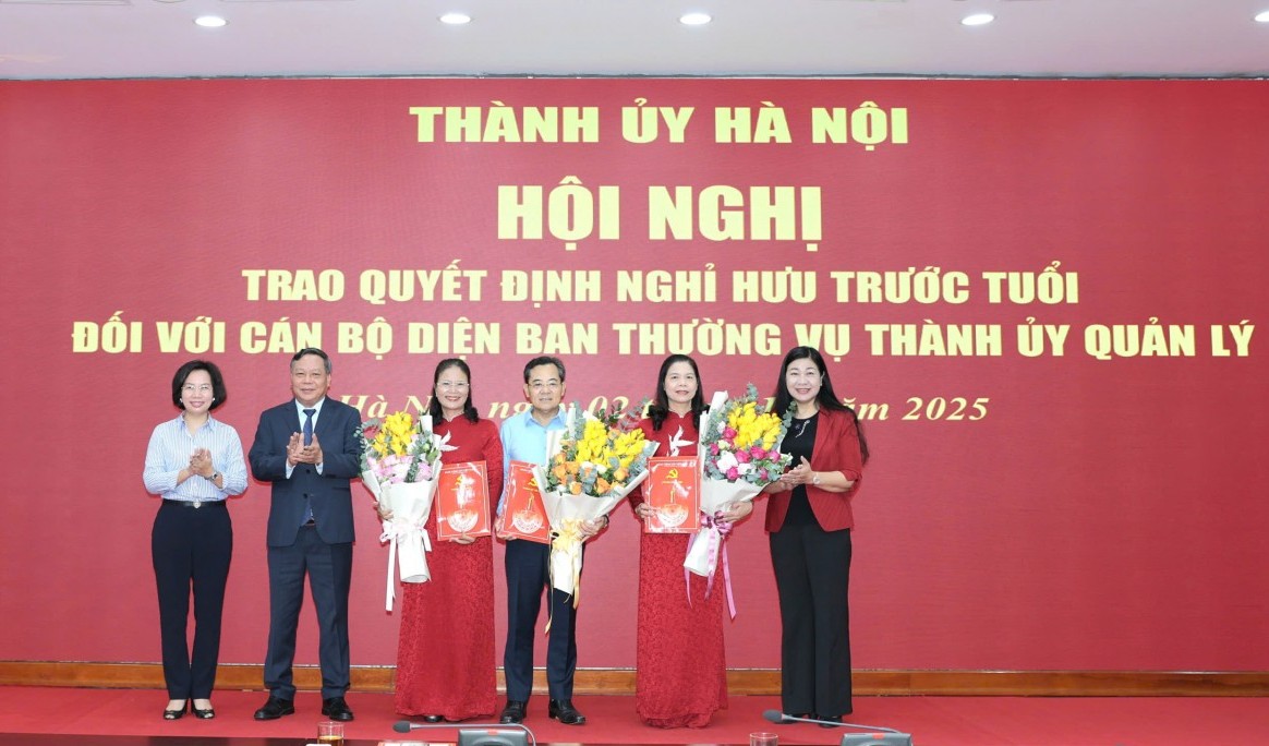 Công bố Quyết định của Thành ủy Hà Nội về công tác cán bộ tại MTTQ Việt Nam thành phố