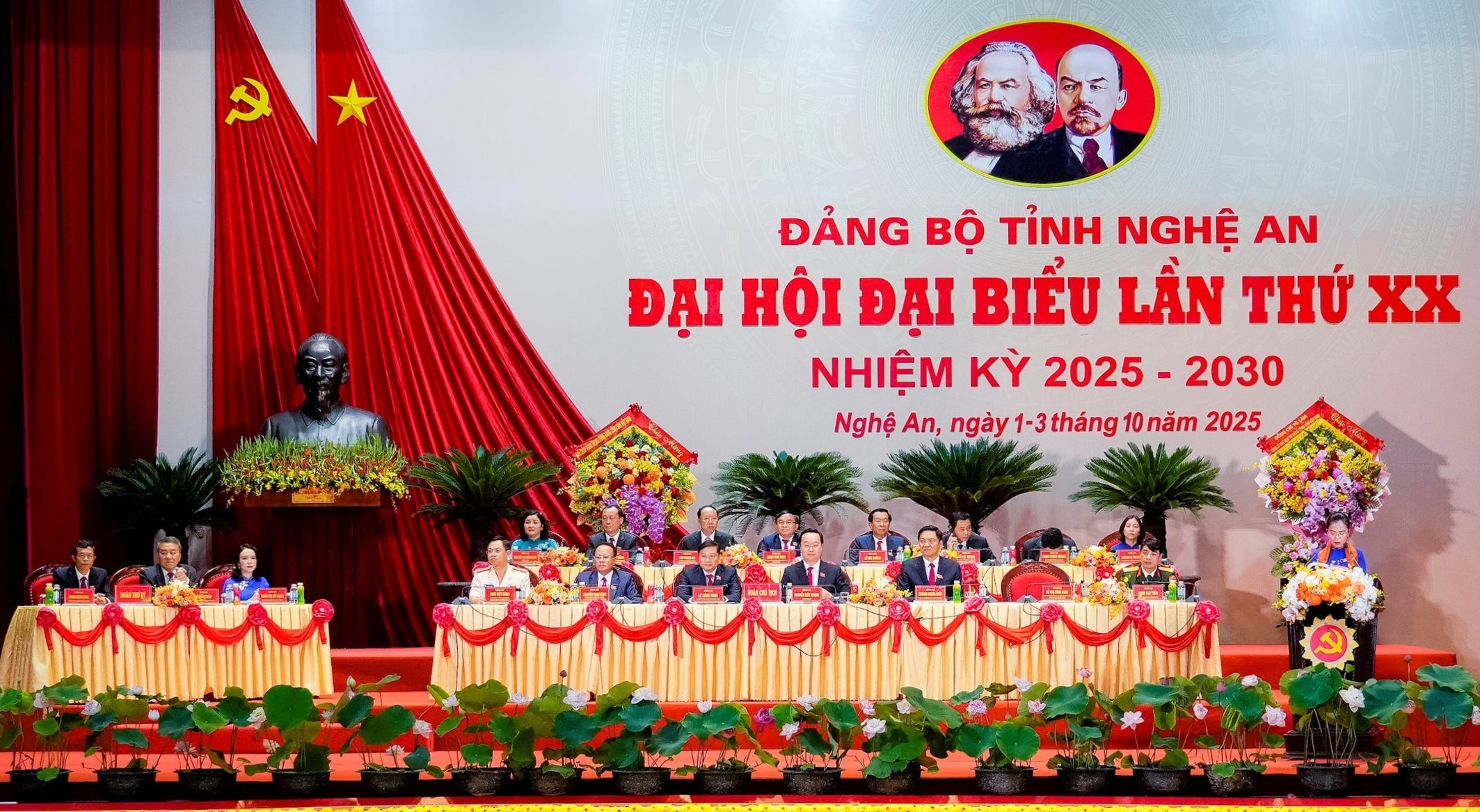 Nghệ An tự tin, vững bước tiến vào kỷ nguyên vươn mình Nghệ An tự tin, vững bước tiến vào kỷ nguyên vươn mình