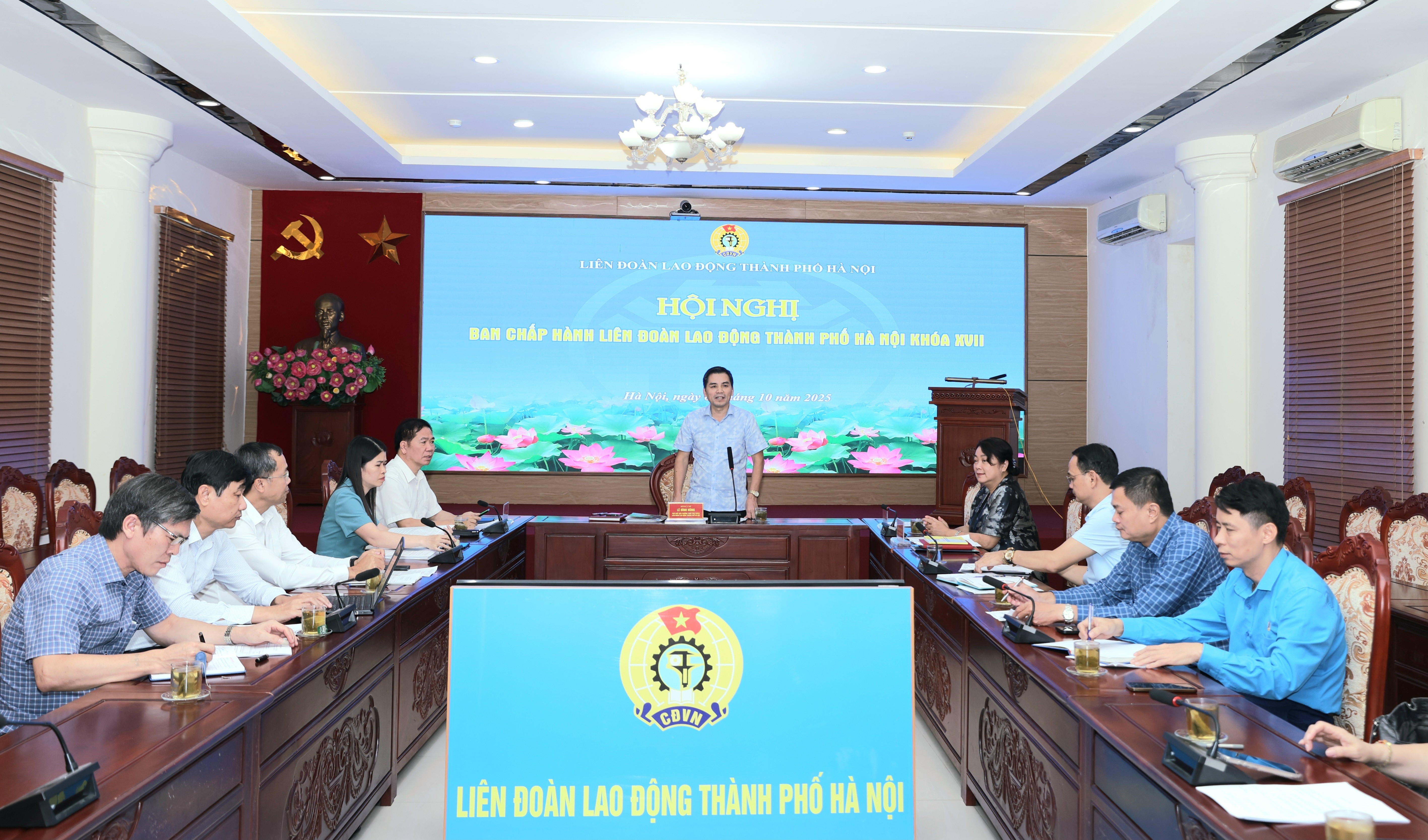 Ban Chấp hành LĐLĐ thành phố Hà Nội khoá XVII tổ chức kỳ họp lần thứ mười