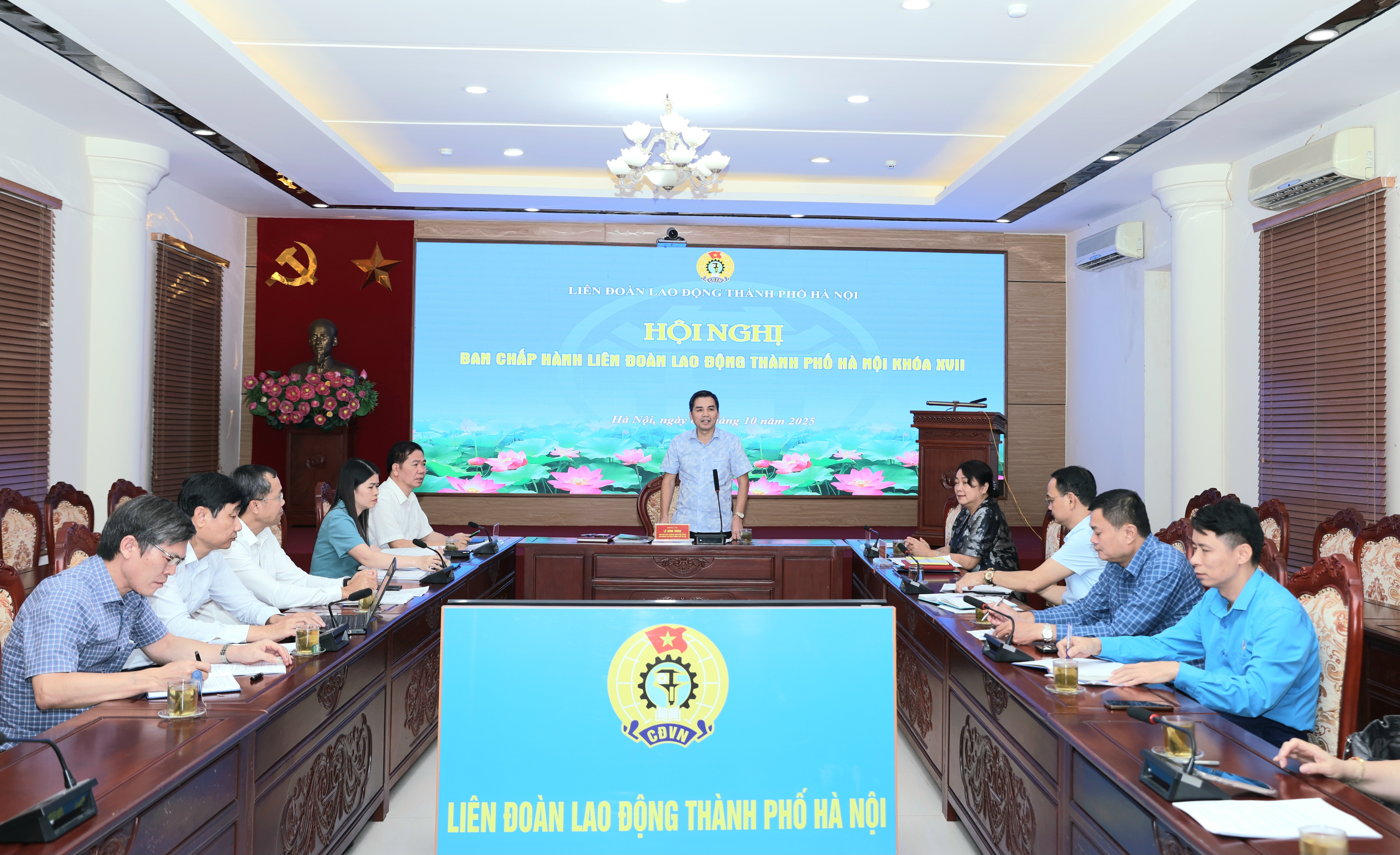 Ban Chấp hành LĐLĐ thành phố Hà Nội khoá XVII tổ chức kỳ họp lần thứ mười Ban Chấp hành LĐLĐ thành phố Hà Nội khoá XVII tổ chức kỳ họp lần thứ mười