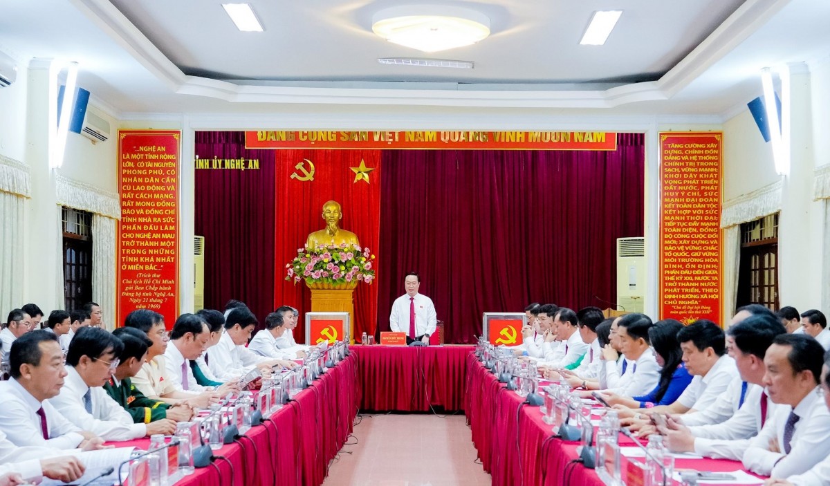 Ra mắt Ban Chấp hành Đảng bộ tỉnh Nghệ An nhiệm kỳ 2025-2030