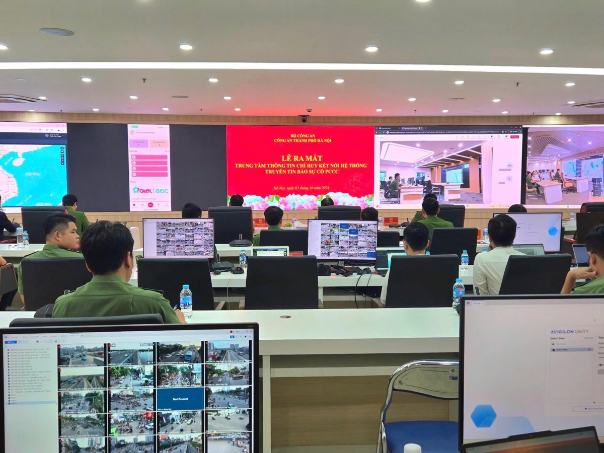 Chuyển đổi số PCCC tại Hà Nội: Tận dụng thời gian vàng cứu hỏa Chuyển đổi số PCCC tại Hà Nội: Tận dụng thời gian vàng cứu hỏa