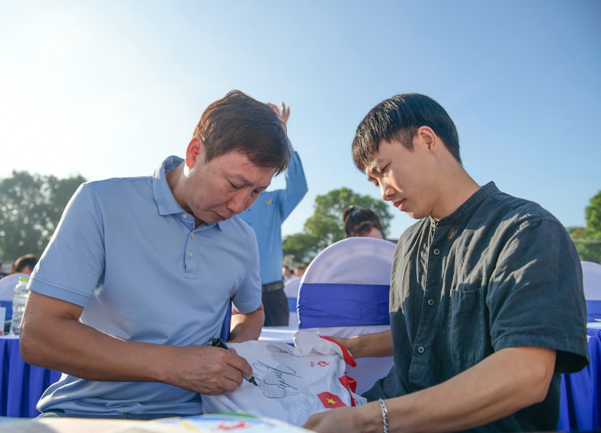 Giải Bóng đá công nhân, viên chức Việt Nam 2025 chính thức khởi tranh mùa giải thứ ba Giải Bóng đá công nhân, viên chức Việt Nam 2025 chính thức khởi tranh mùa giải thứ ba