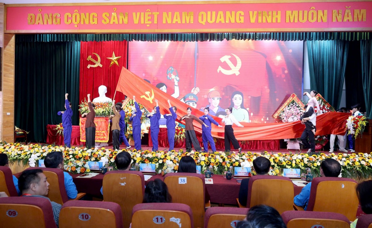 TRỰC TUYẾN: Đại hội Công đoàn phường Việt Hưng lần thứ I, nhiệm kỳ 2025 - 2030