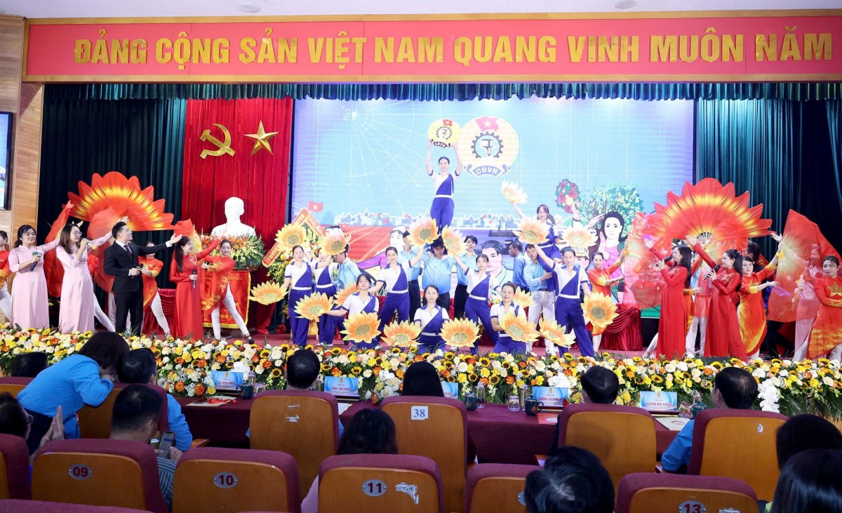 TRỰC TUYẾN: Đại hội Công đoàn phường Việt Hưng lần thứ I, nhiệm kỳ 2025 - 2030