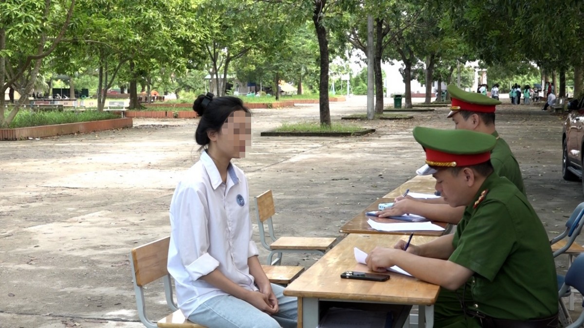 Hà Nội đồng loạt tăng cường tuyên truyền, kiểm tra an toàn giao thông trong trường học