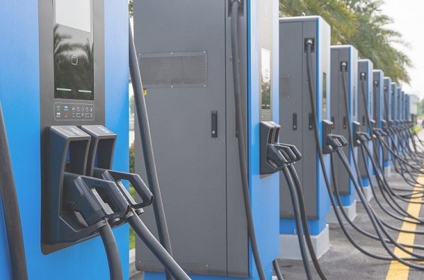 Quy hoạch hệ thống trạm sạc điện và cung cấp nhiên liệu sạch tại TP.HCM