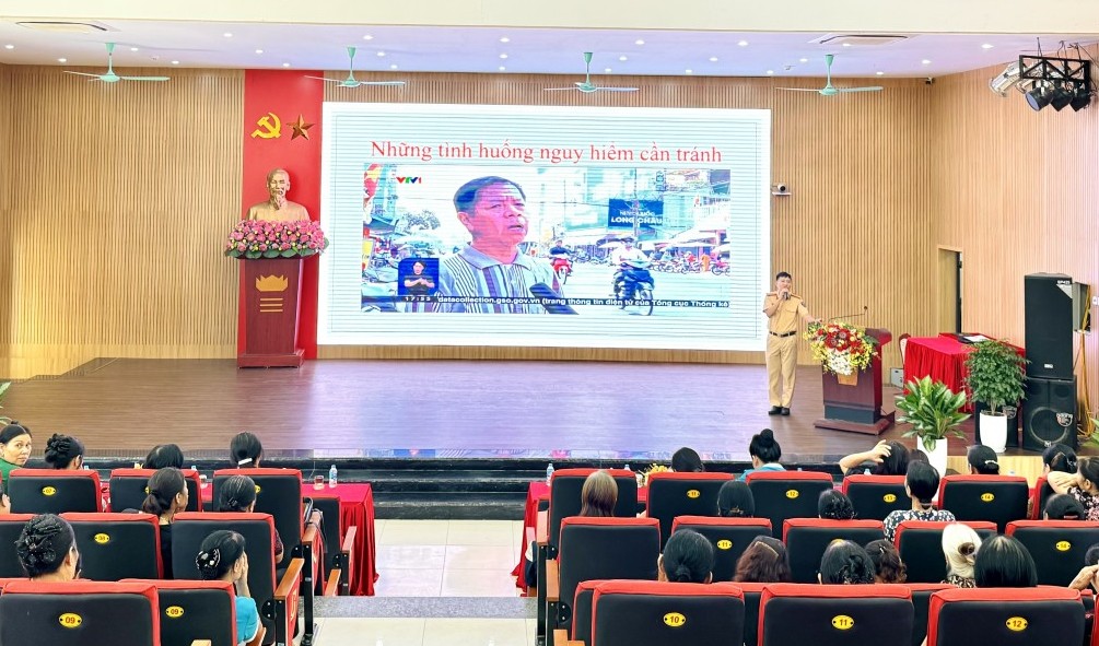 Phường Thượng Cát: Nâng cao ý thức giao thông qua công tác tuyên truyền pháp luật