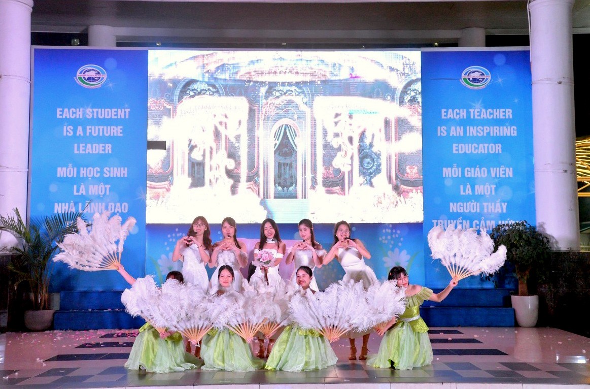 Đẩy mạnh phong trào văn nghệ thể thao, tạo sân chơi bổ ích cho cán bộ, giáo viên