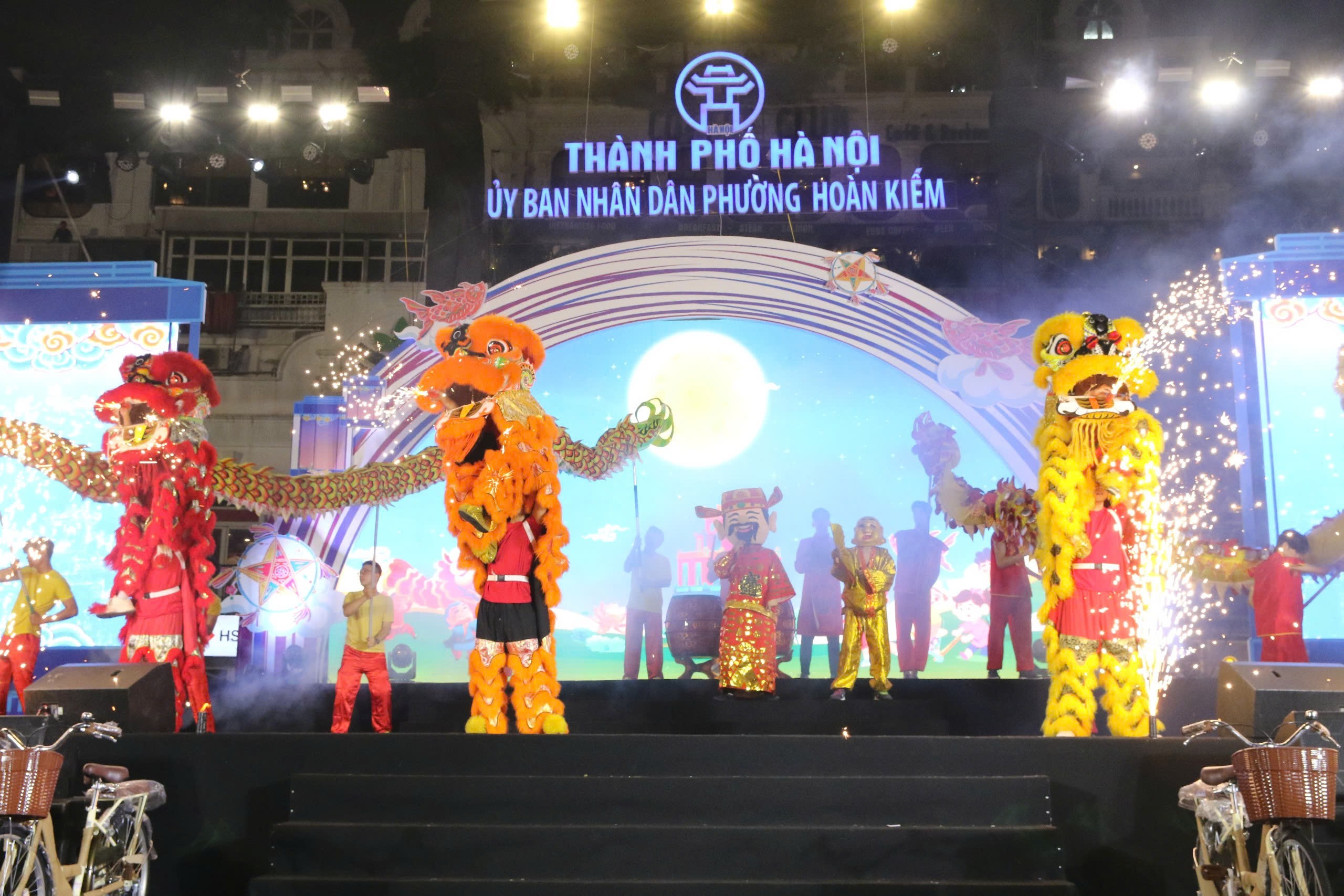 Hơn 2.000 người tham gia Lễ hội Trăng rằm năm 2025 tại phố cổ Hà Nội