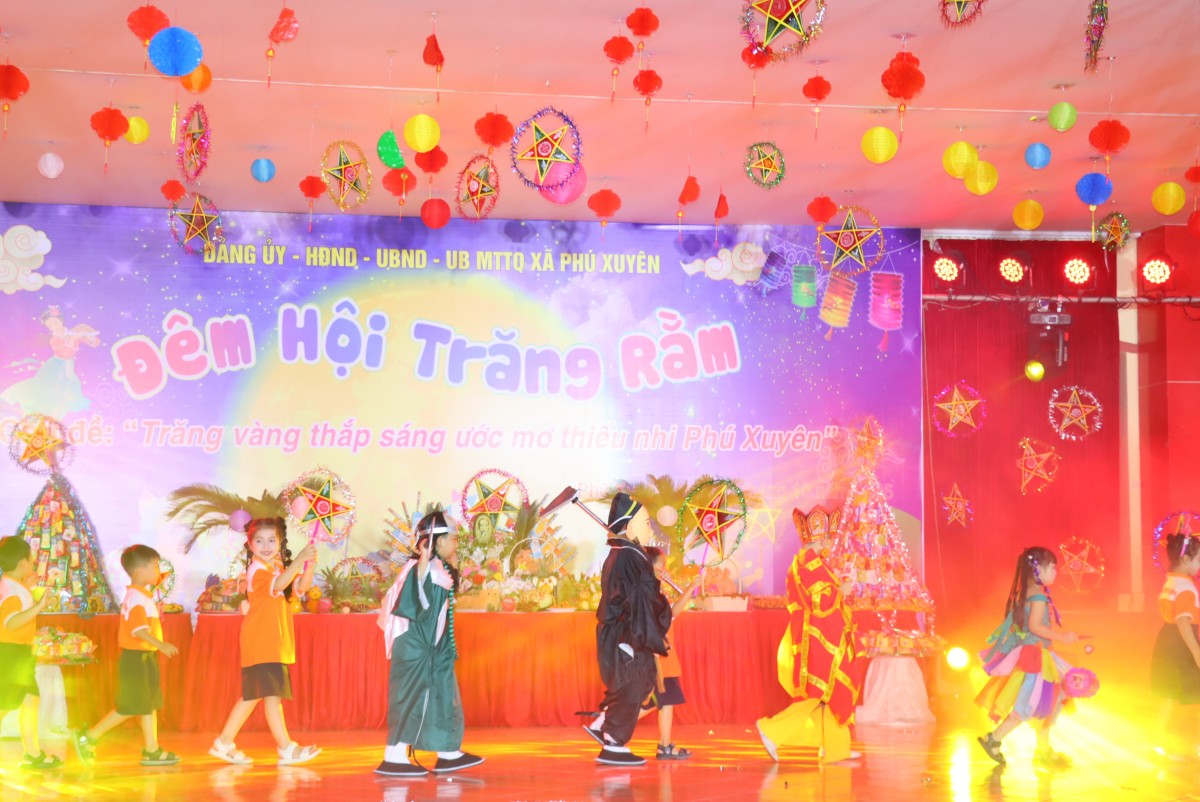 Trăng vàng thắp sáng ước mơ thiếu nhi Phú Xuyên