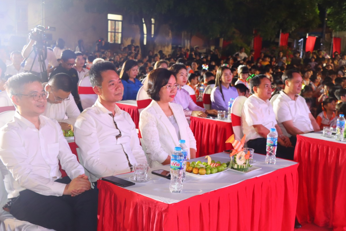 Trăng vàng thắp sáng ước mơ thiếu nhi Phú Xuyên